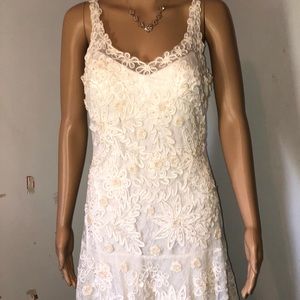 White lace sweetheart dress